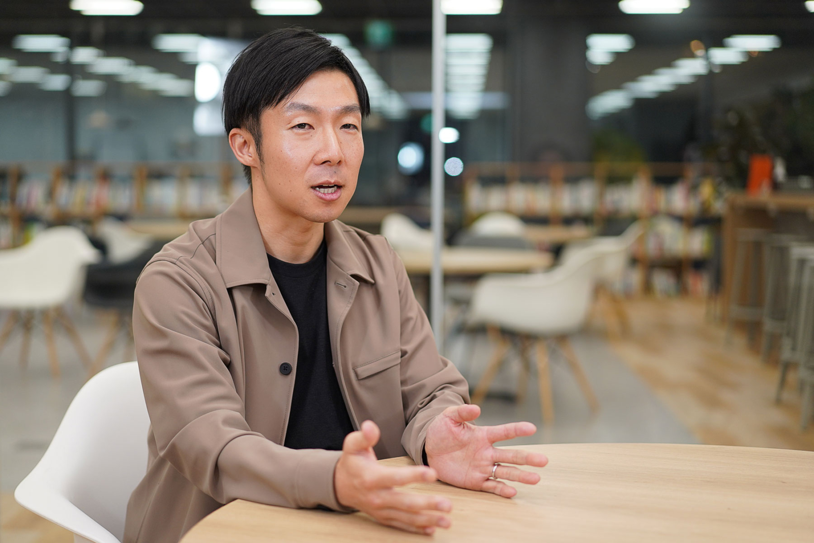 【転職事例】外資系戦略コンサルが選んだ「事業をゼロから描く道」 ―「社会的意義×ビジネス」の両立を目指して/株式会社エクサウィザーズ グループ執行役員 羽間康至様 インタビュー