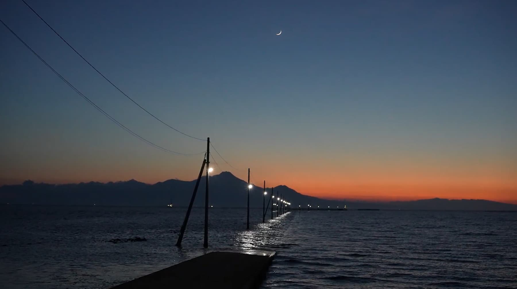 潮が満ちる長部田海床路